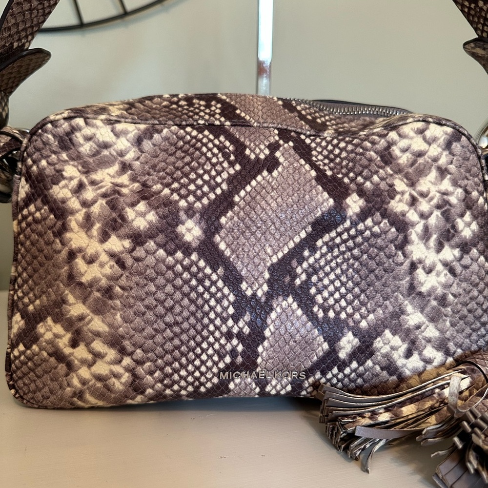 Michael Kors Snake Print Shoulder Bag with Matching wristlet/wallet - Picture 5 of 16